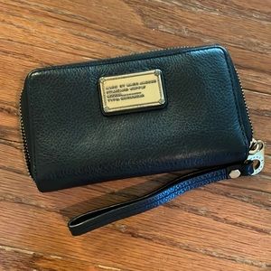 Marc Jacobs leather wristlet, black